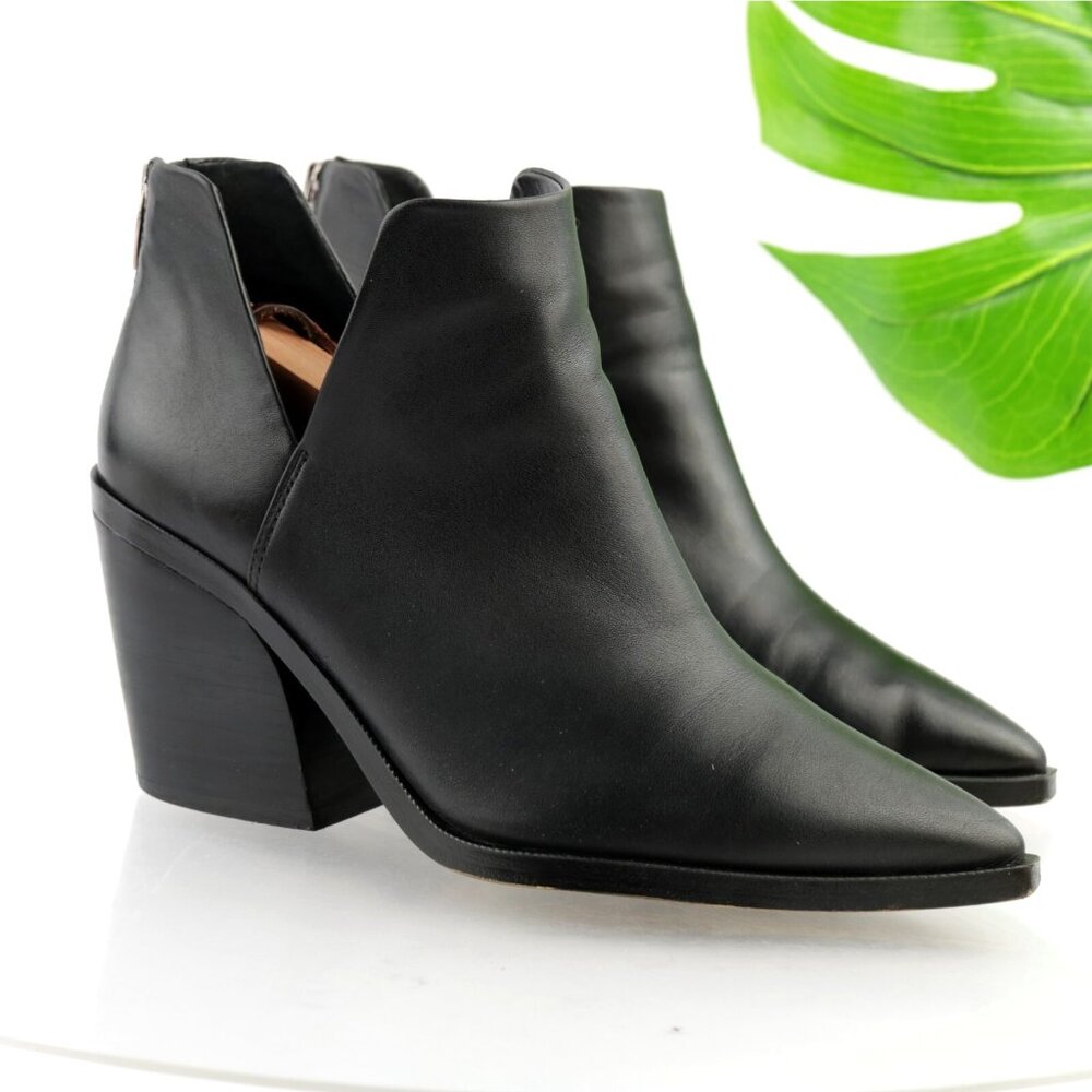 Vince Camuto Womens Gigietta Boot Size 11 Black Leather Block Heel Booties V-Cut